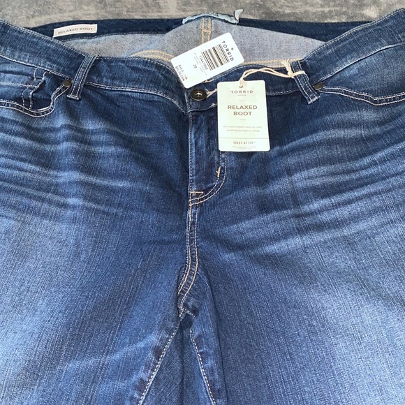 NWT size 20R Relaxed bootcut jean from Torrid - Picture 3 of 6